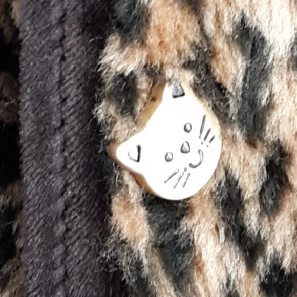 Fuzzy leapord bear Outfit Size 24 month - Picture 4 of 14